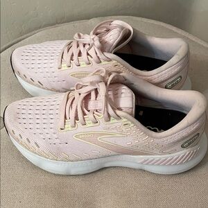Brooks Women's Soft Pink Athletic Shoes